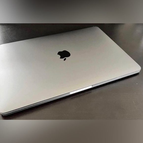 MacBook Pro 2017. - Picture 2 of 2